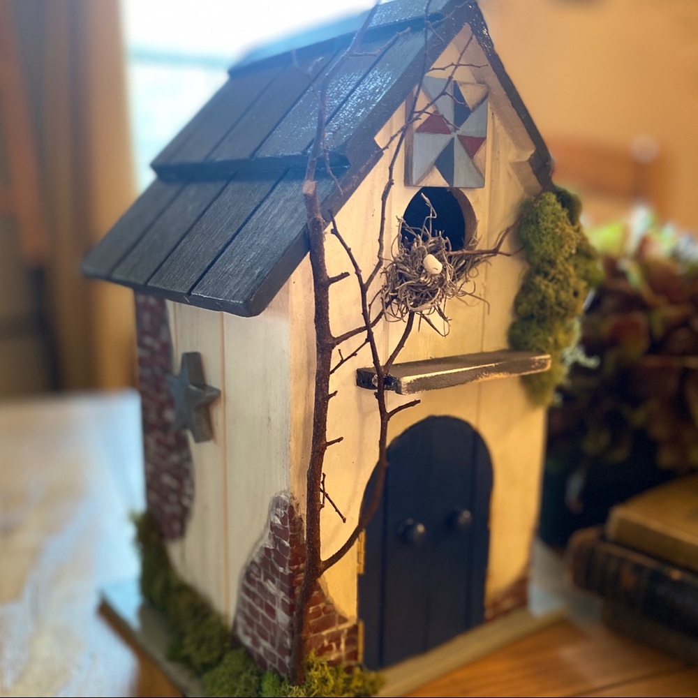Handpainted decorative birdhouse -Saltbox Manor💕